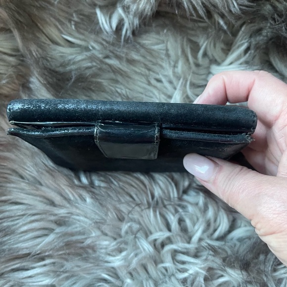 Authentic Gucci Wallet - Picture 9 of 9